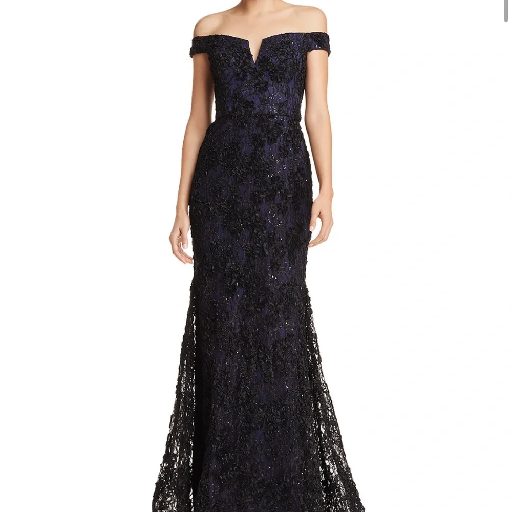 Aqua gown.  Only worn once.  Originally $288 on Bloomingdale’s. Still available - Picture 3 of 3